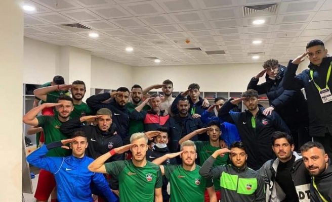 Diyarbekirsporlu Futbolculardan Gaffar Okkan'a Selam