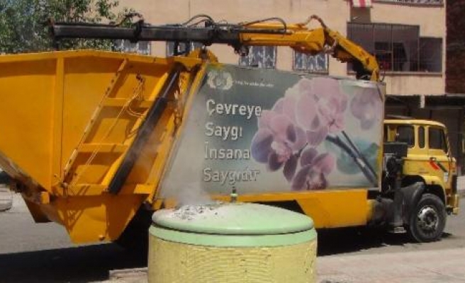 Diyarbakır’a Çöp Bidonları Geri Geldi 