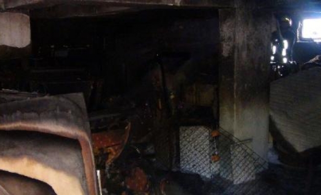Mobilya Deposunda Çıkan Yangın Korkuttu 