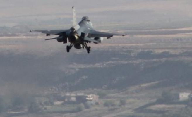 Pkk’lılar F-16’lar Eşliğinde Sınırı Geçiyor 
