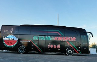 Diyarbakırspor'a Ali Gaffar Okkan Motifli Otobüs