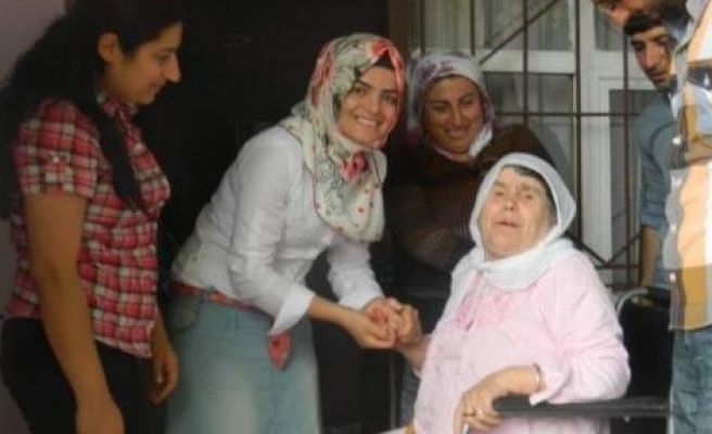 Ak Parti Bismil Gençlik Kolları'ndan Hasta Ziyareti 