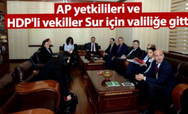 AP yetkilileri ve HDP'li vekiller Sur için valiliğe gitti