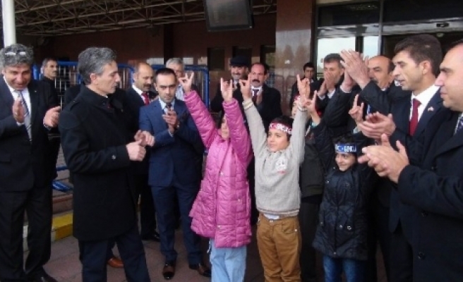 Bahçeli'nin Başdanışmanı Diyarbakır’da 'andımız' İle Karşılandı 