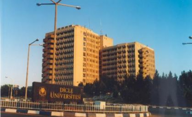 Dicle Üniversitesinden Demirtaş'a Yasak