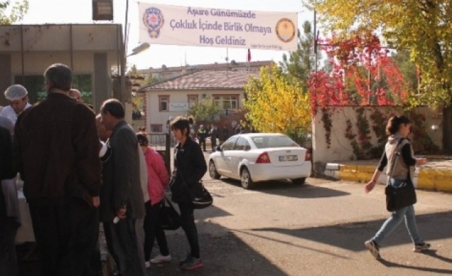 Diyarbakır Polisi Aşure Gününde Vatandaşlarla Buluştu 