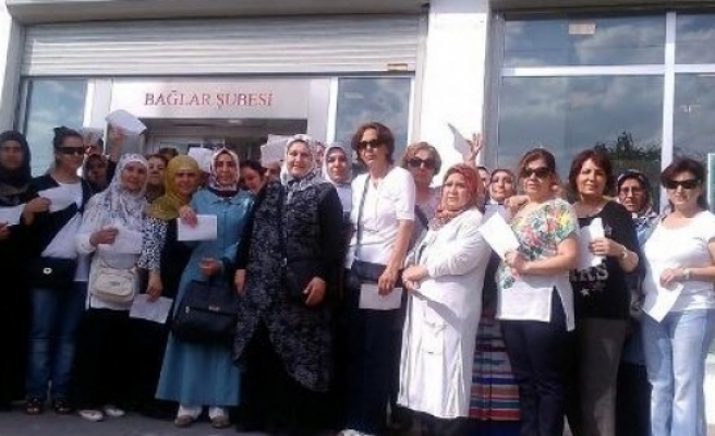 Diyarbakır'da Ak Kadınlar Erdoğan İçin Bağış Kuyruğunda
