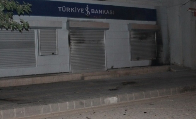 Diyarbakır'da Bankaya Bombalı Saldırı: 1 Yaralı 