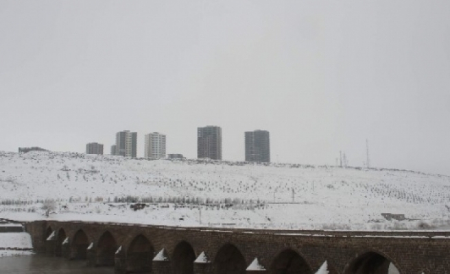 Diyarbakır’da Soğuk Hava Etkisini Sürdürüyor 