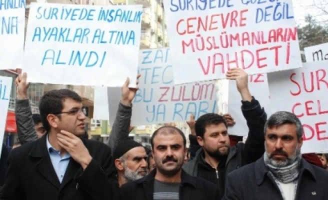 Diyarbakır’da Suriye’deki Katliamlar Protesto Edildi 