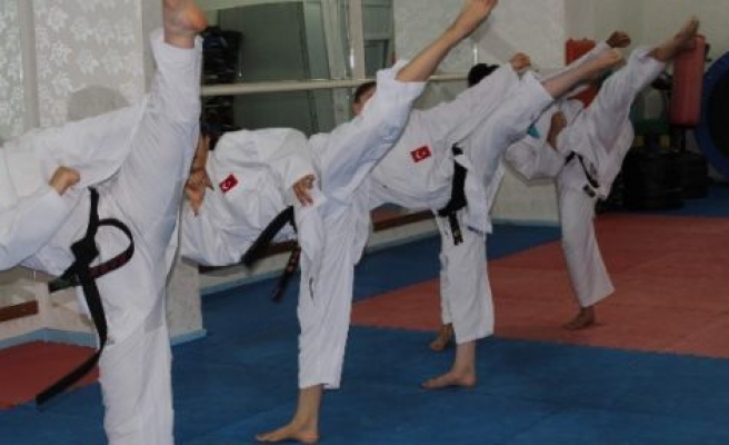 Diyarbakırlı Karateciler Dünya Şampiyonasına Hazırlanıyor 