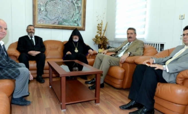 Ermeni Patrik Genel Vekili Ateşyan’dan Vali Kıraç’a Ziyaret 