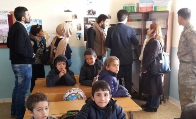 Gönüllüler Silvan'da Kütüphane Açtı 