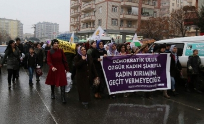 Kadın Cinayetleri Diyarbakır’da Protesto Edildi 