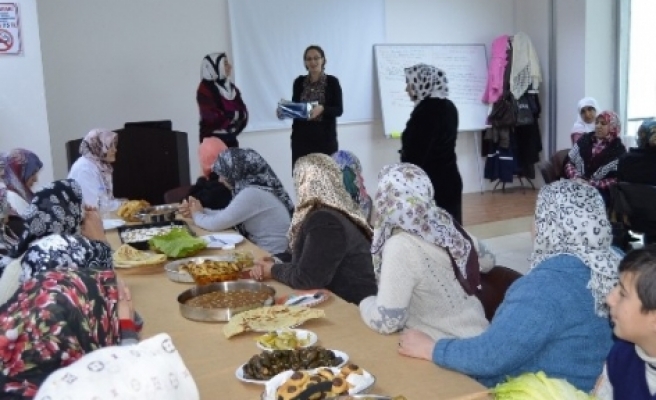 Lice Adem'deki Kadınlar Çay Partisinde Bir Araya Geldi 