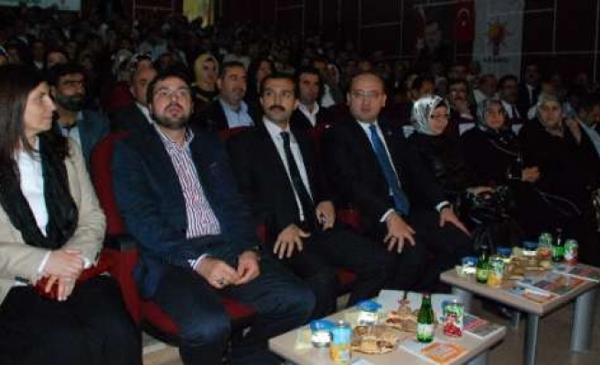 Yalçın Akdoğan Ak Parti Siyaset Akademisi'ne Katıldı 