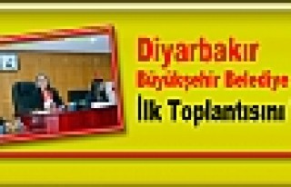 Diyarbakır Büyükşehir Belediye Meclisi İlk Toplantısını...