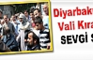 Diyarbakır'da Vali Kıraç'a Sevgi Seli